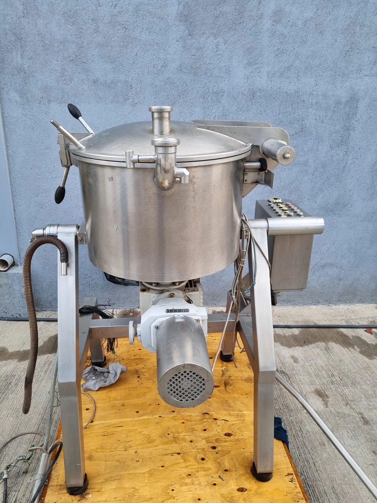 MEZCLADORA MARCA STEPHAN MODELO VM 200