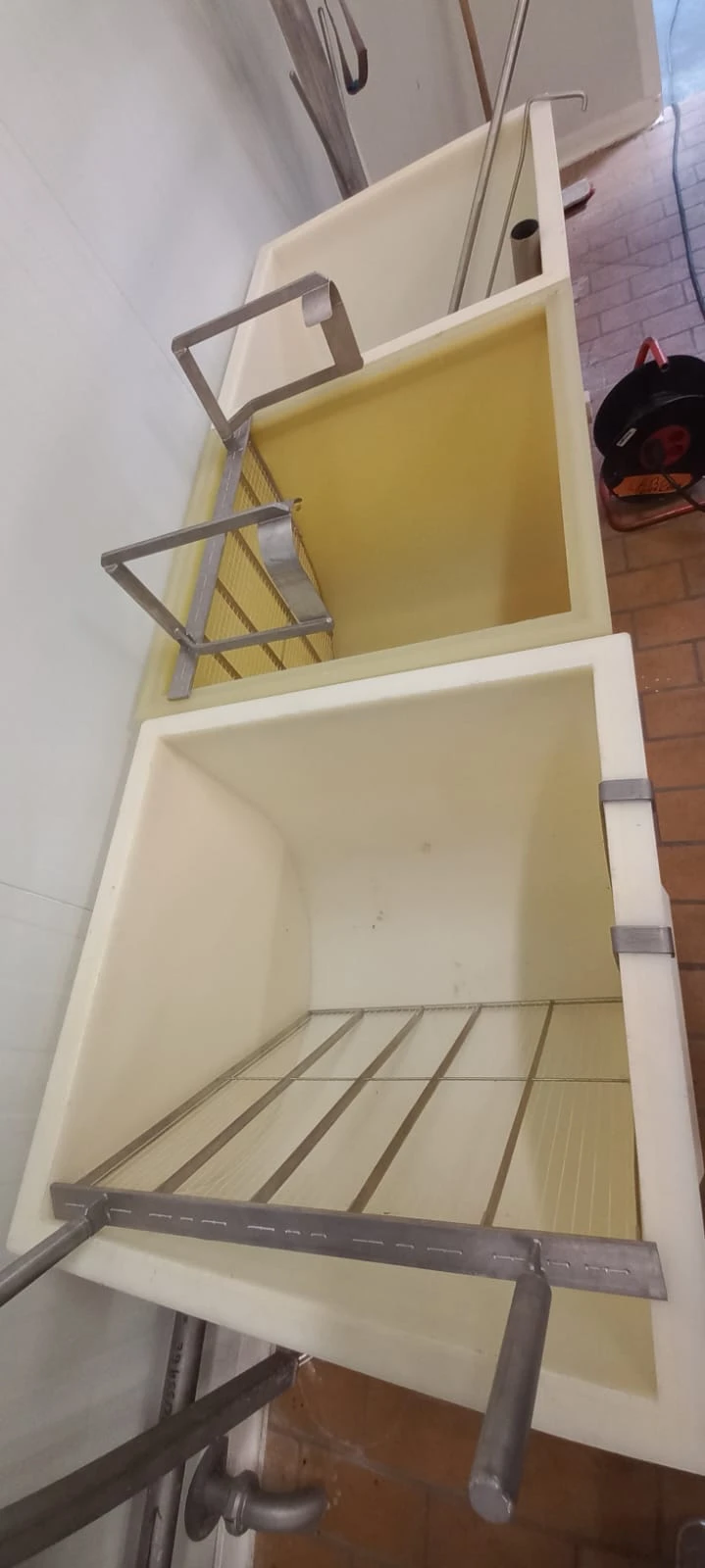 Linea  de cuajado y Moldeo de queso marca TECNAL Idela para queso camembert o Brie