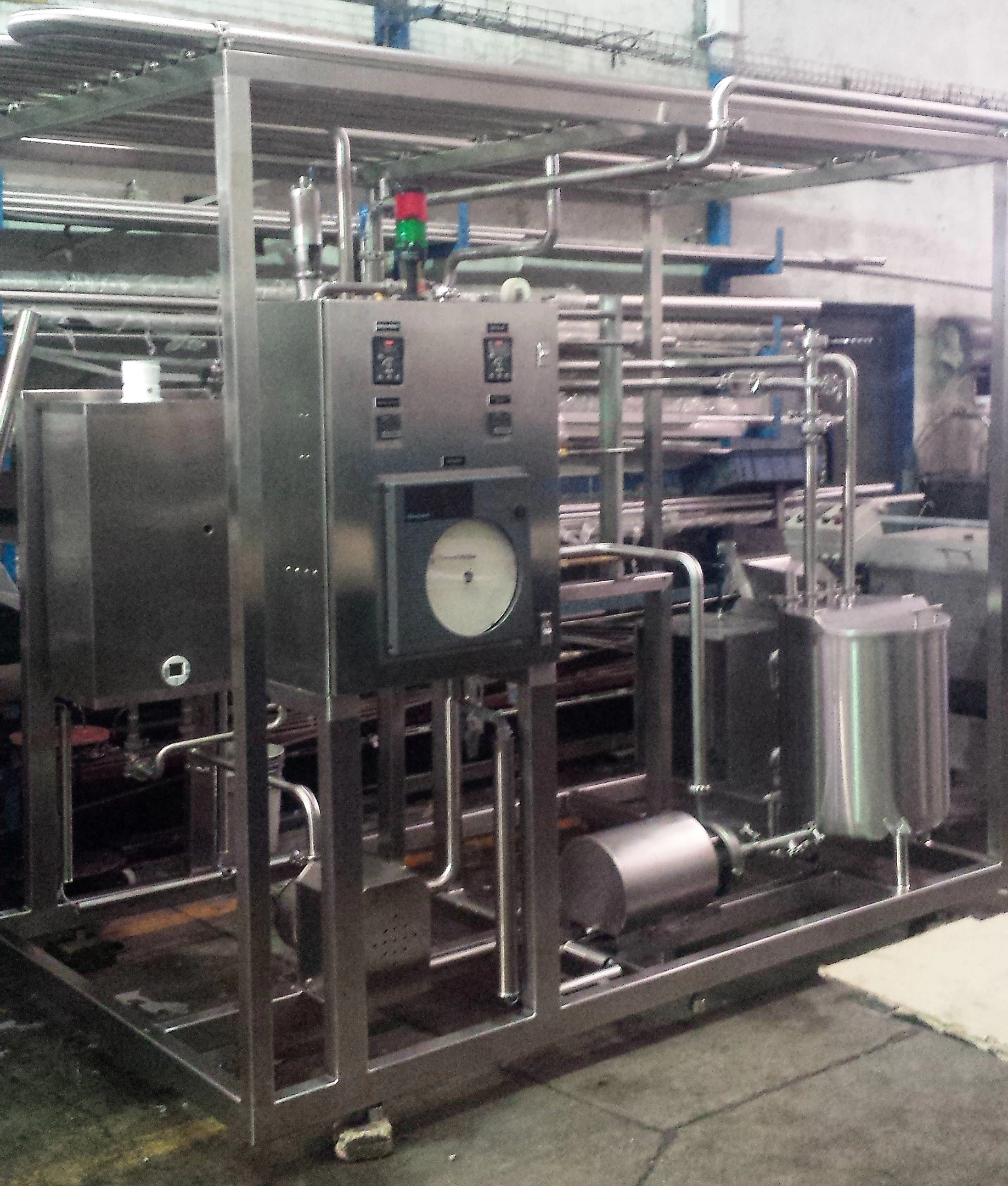 Pasteurizadores HTST Continuos  por medio de intercambiador  de placas   Totalmente  automaticos