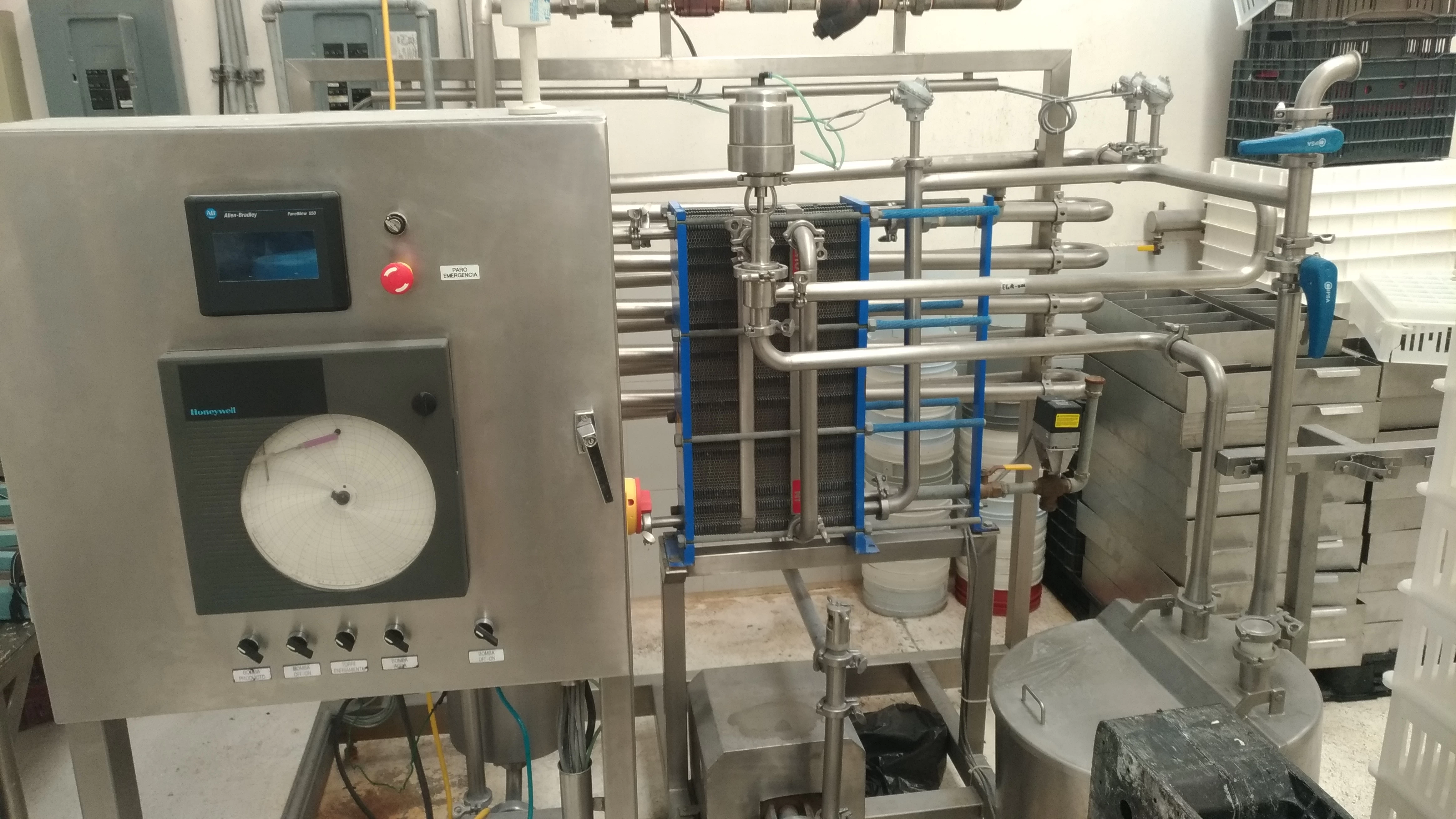 Pasteurizadores HTST Continuos  por medio de intercambiador  de placas   Totalmente  automaticos