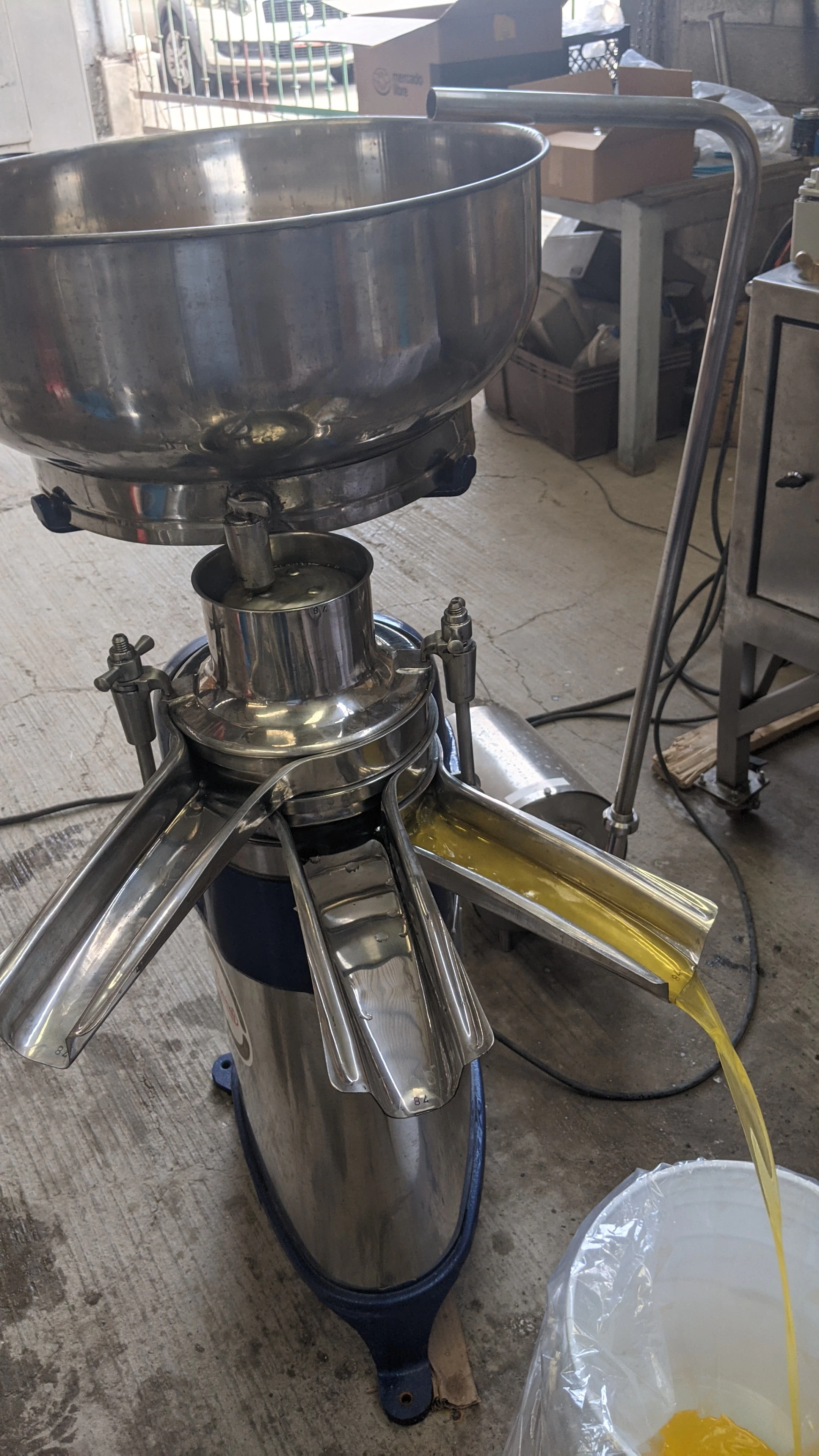 Linea de fabricacion de GHEE Tina  de  calentamiento a Gas  con Agitacion Mecanica   Sistea  de drenado   de la mantequilla cl