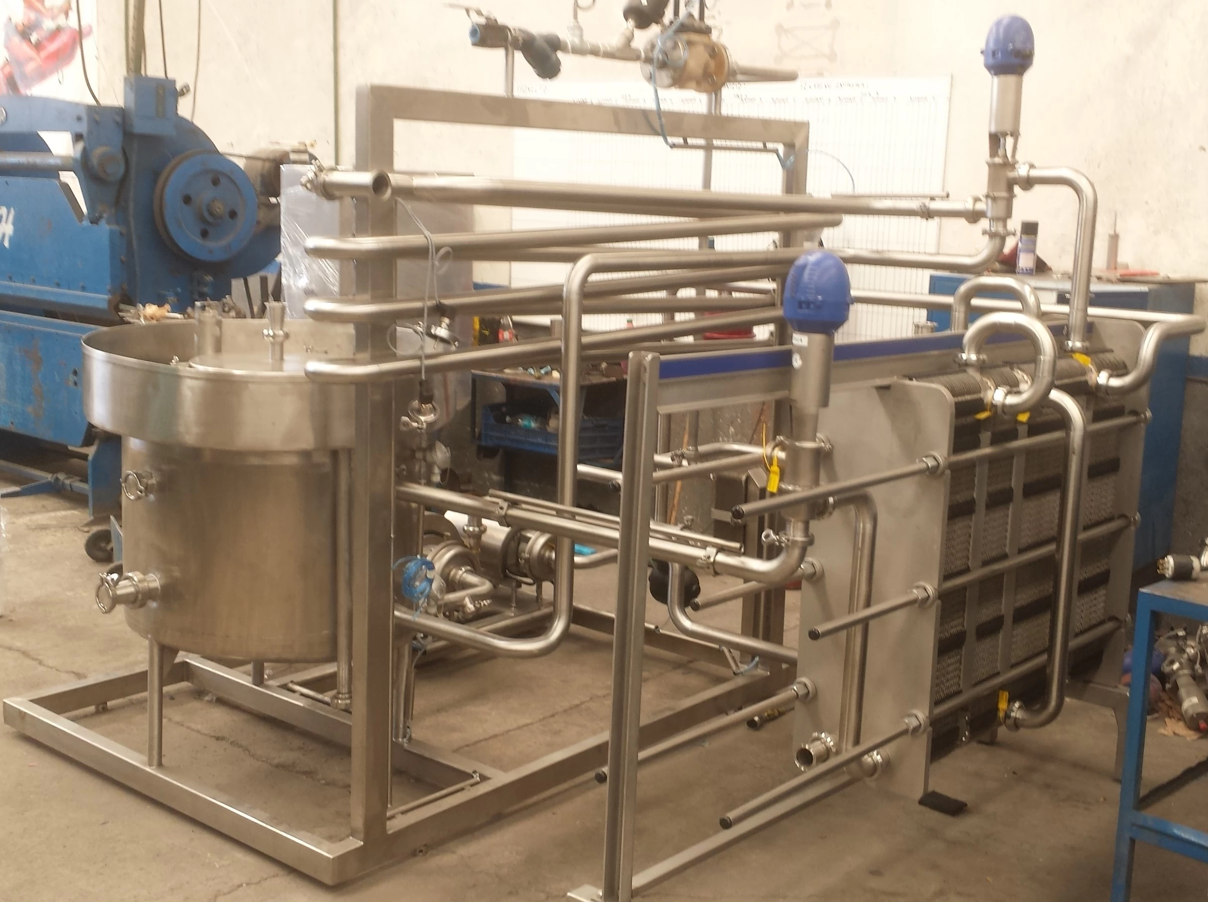 Pasteurizadores HTST Continuos  por medio de intercambiador  de placas   Totalmente  automaticos