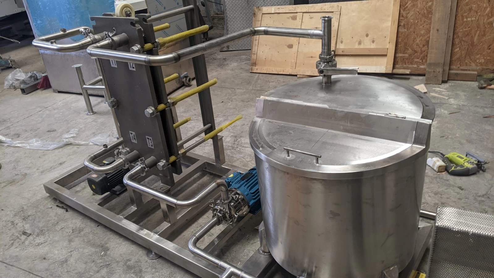 Pasteurizadores HTST Continuos  por medio de intercambiador  de placas   Totalmente  automaticos