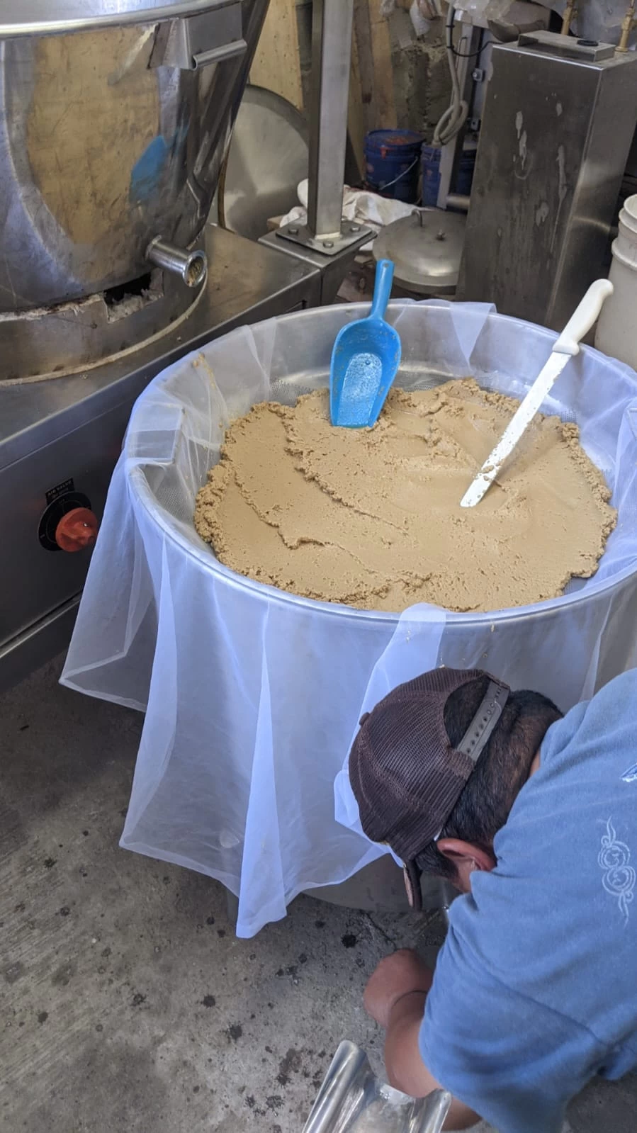Linea de fabricacion de GHEE Tina  de  calentamiento a Gas  con Agitacion Mecanica   Sistea  de drenado   de la mantequilla cl