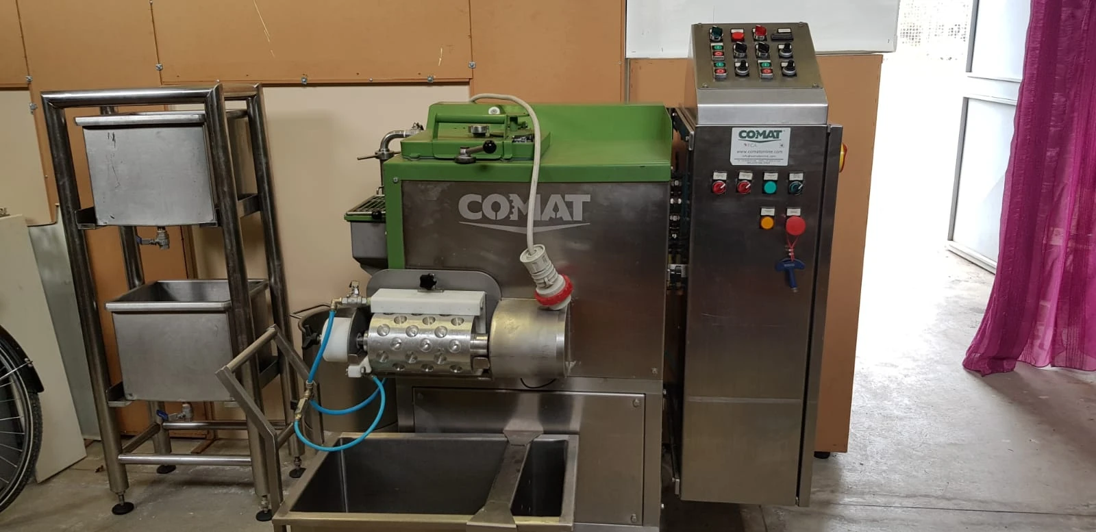 Melaxadora  --  Moldeadora para queso Mozarela   marca COMAT -----tipo COOKER