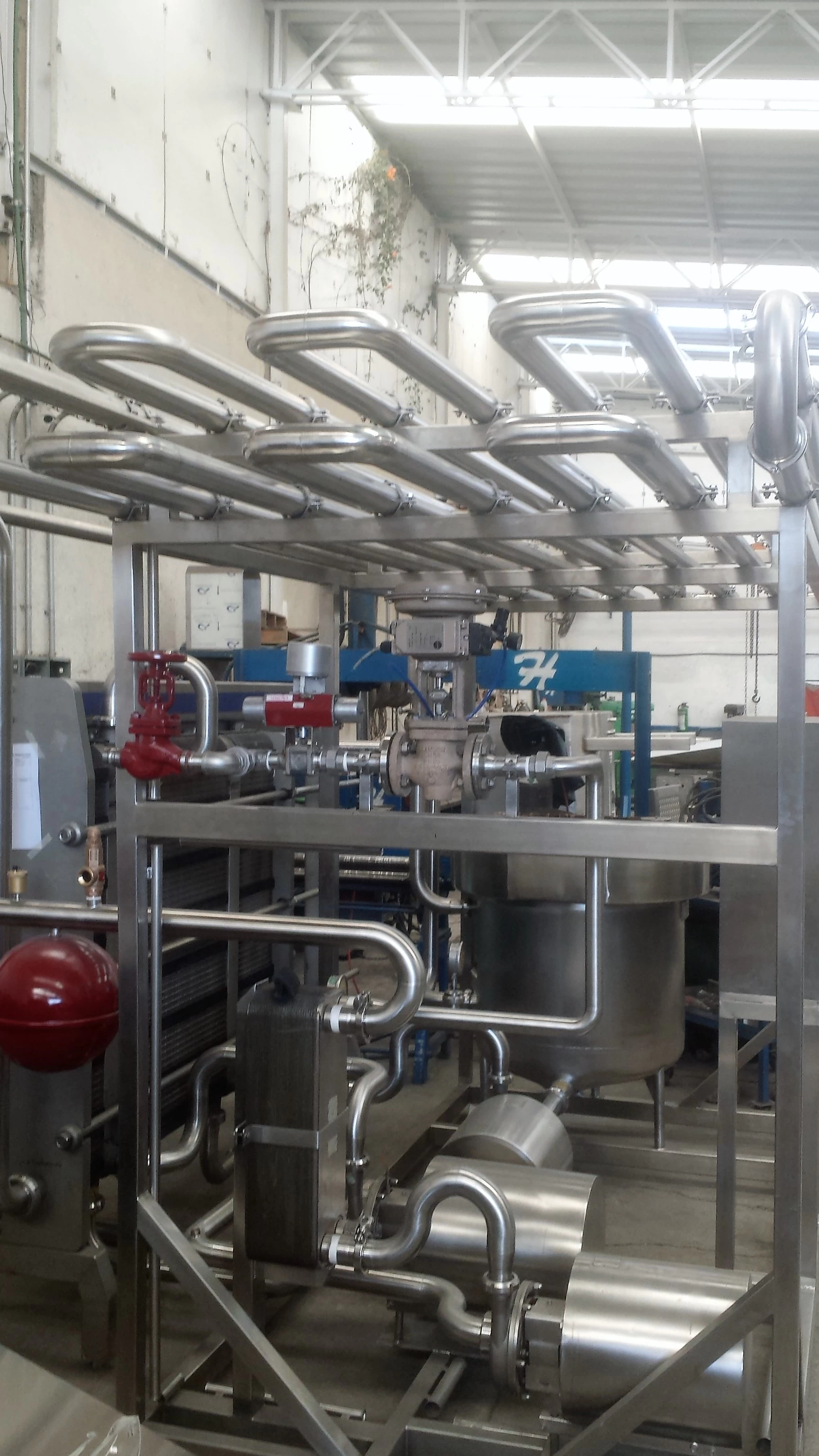 Pasteurizadores HTST Continuos  por medio de intercambiador  de placas   Totalmente  automaticos
