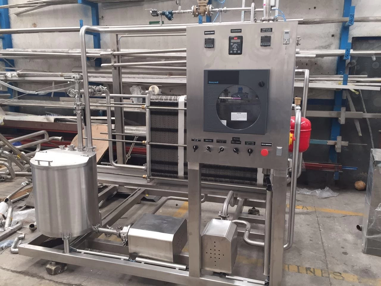 Pasteurizadores HTST Continuos  por medio de intercambiador  de placas   Totalmente  automaticos