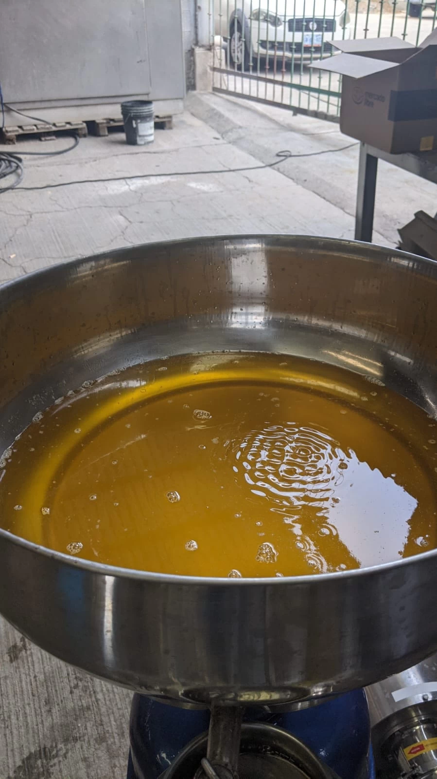 Linea de fabricacion de GHEE Tina  de  calentamiento a Gas  con Agitacion Mecanica   Sistea  de drenado   de la mantequilla cl