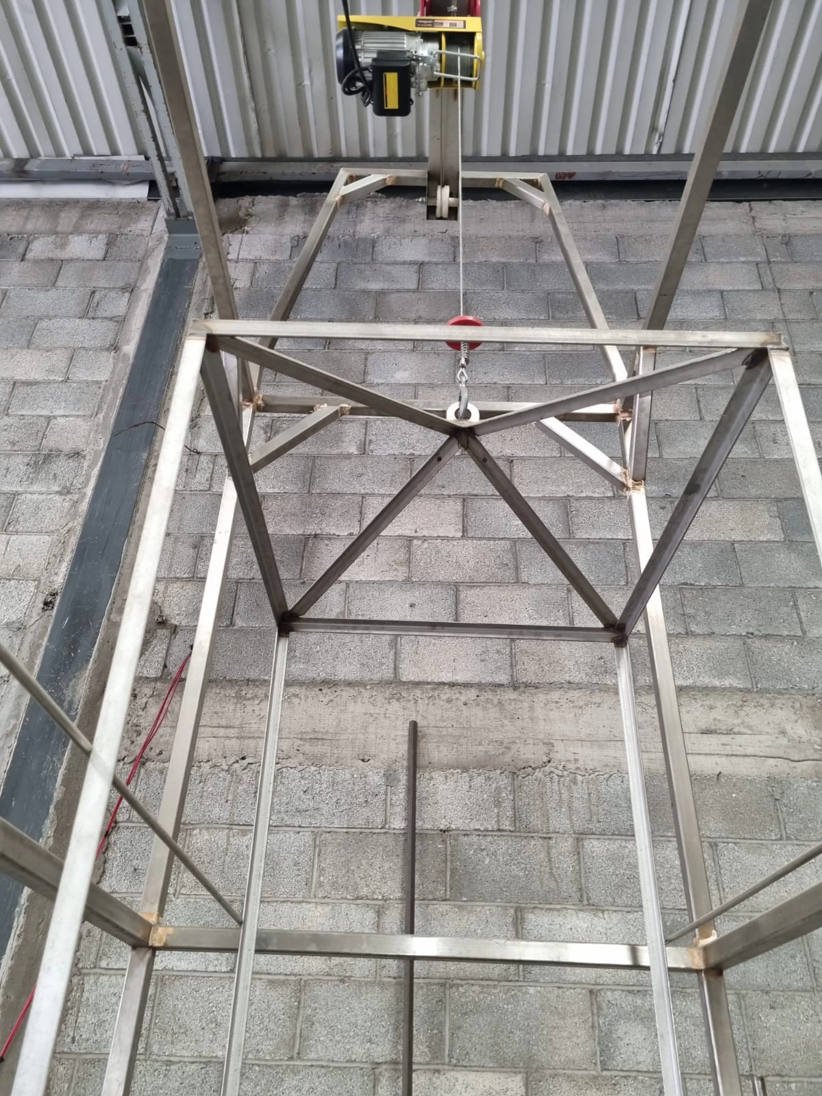 Tina  para Salmuera  de quesos  Construida  Toda en acero Inoxidable  Fabricada  en españa